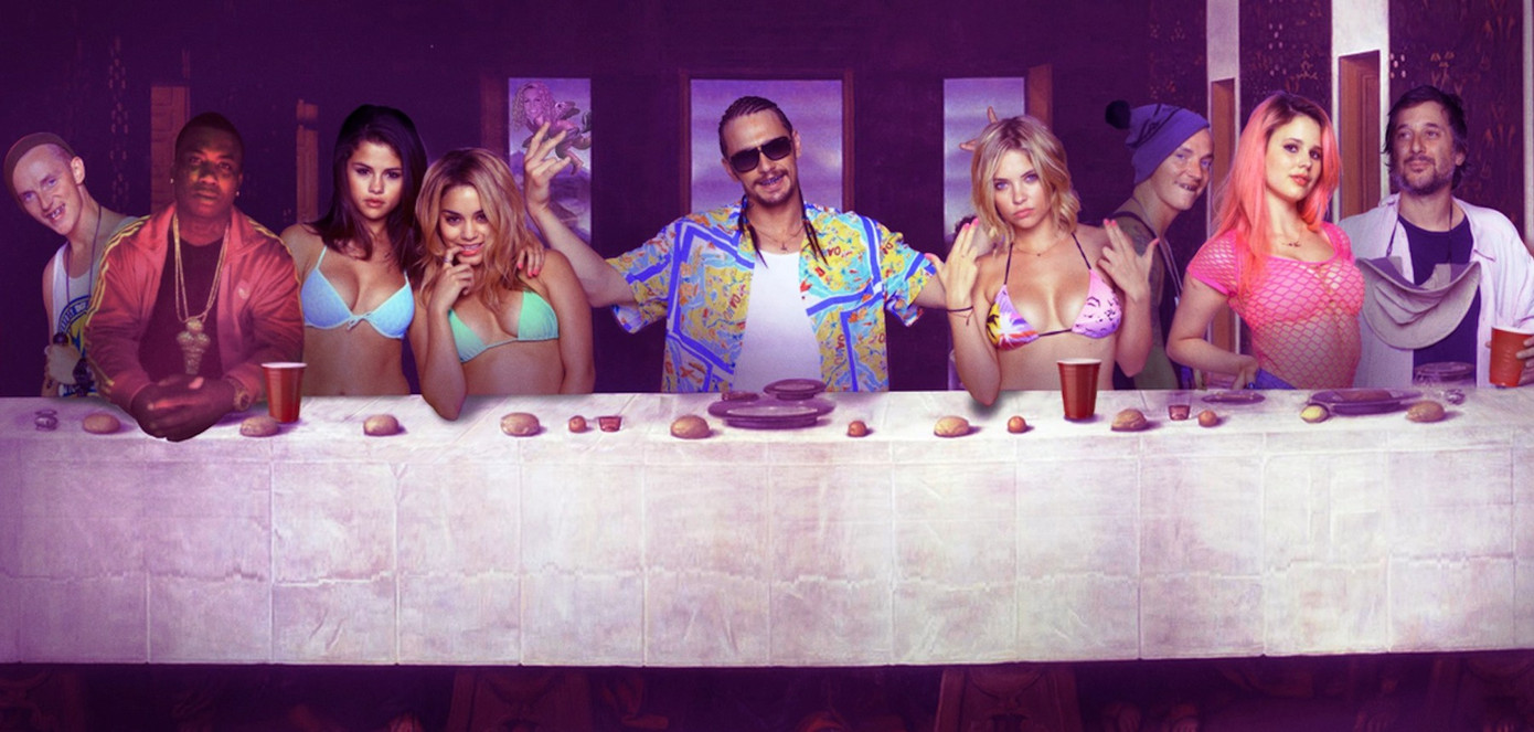 Spring Breakers khởi chiếu vào tháng 3/2013. Với vỏn vẹn 5 triệu USD kinh phí sản xuất, phim đã thu về 30 triệu USD phần lớn nhờ marketing thông minh qua Facebook. Ảnh: A24.