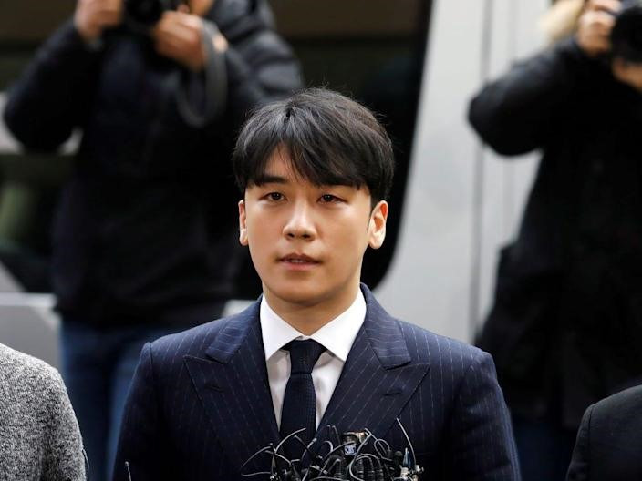 Seungri tại buổi điều trần diễn ra vào tháng 6/2022. Seungri tại buổi điều trần diễn ra vào tháng 6/2022.