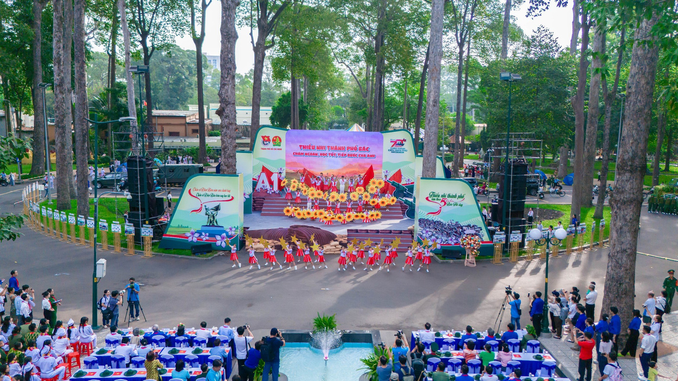 Quang cảnh ngày Hội quân “Em là chiến sĩ Điện Biên thành phố Bác Hồ”. Quang cảnh ngày Hội quân “Em là chiến sĩ Điện Biên thành phố Bác Hồ”.