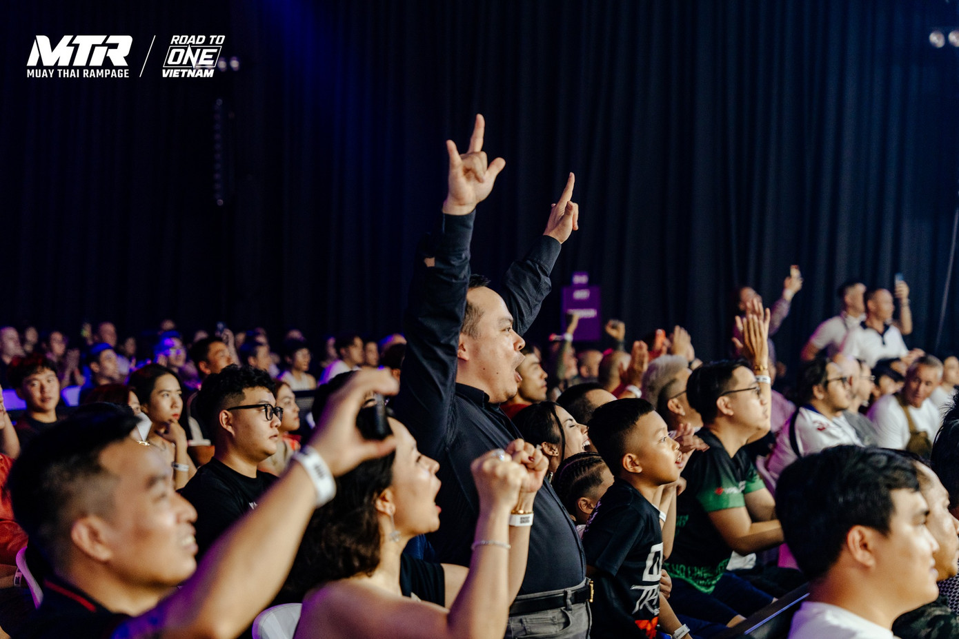 Các trận đấu Muay Thái tuy căng thẳng và nguy hiểm song cũng đem lại giá trị giải trí rất cao cho khán giả theo dõi trực tiếp. Các trận đấu Muay Thái tuy căng thẳng và nguy hiểm song cũng đem lại giá trị giải trí rất cao cho khán giả theo dõi trực tiếp.