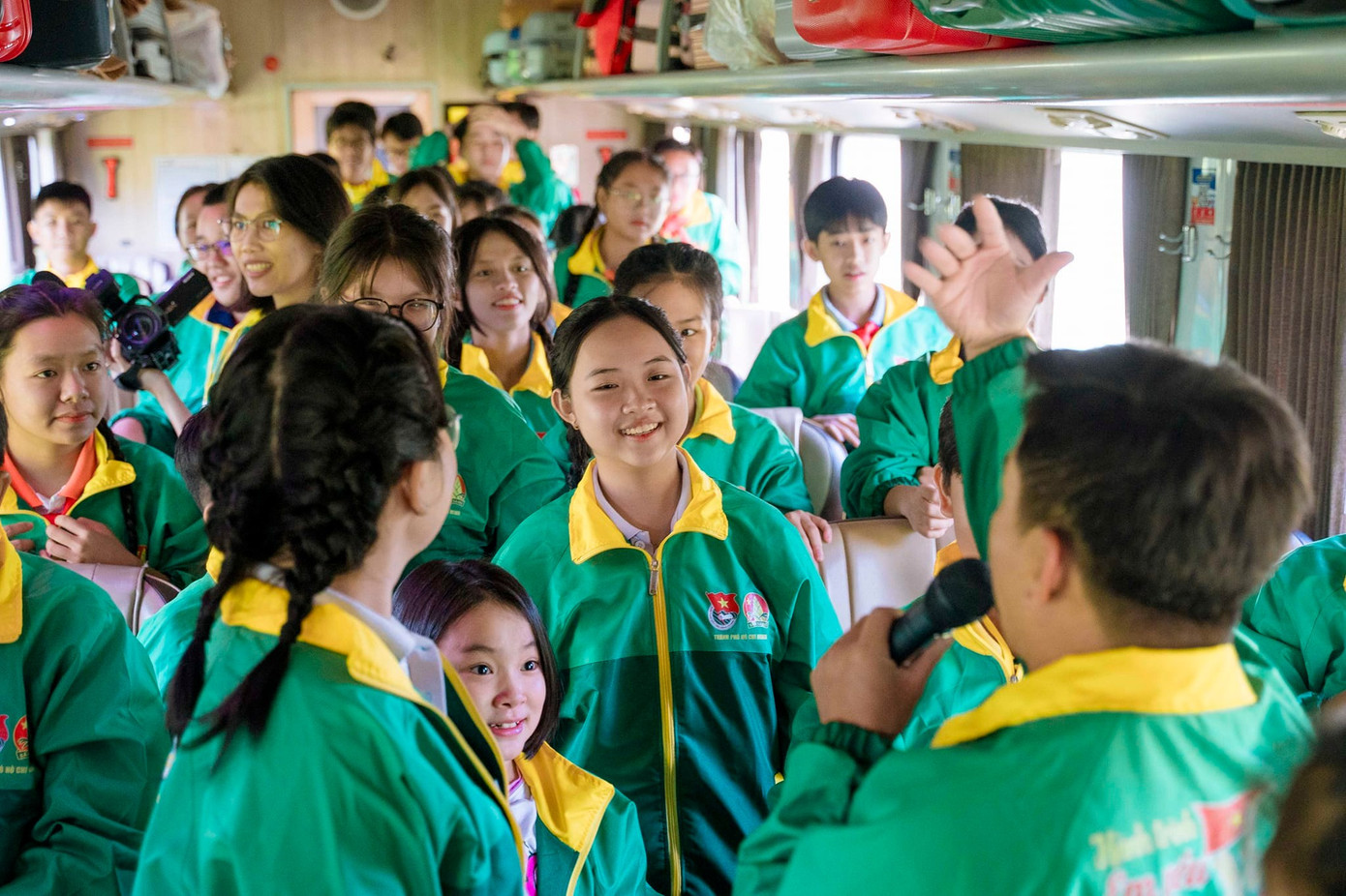 Không khí rộn ràng trên chuyến tàu đặc biệt mang số hiệu HTEYTQVN2024.