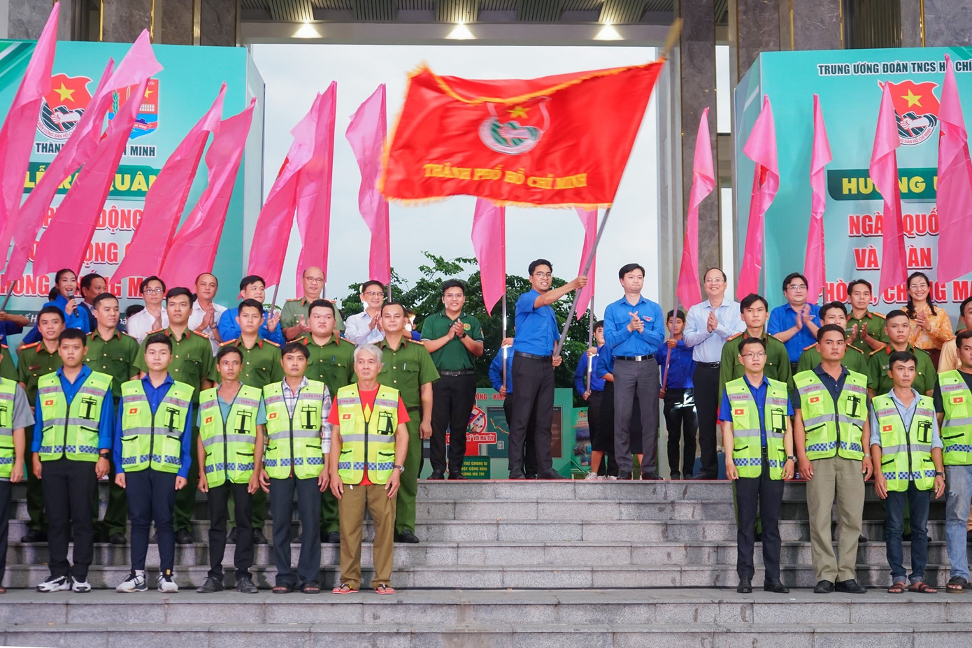 Chương trình hưởng ứng Ngày quốc tế phòng chống ma tuý, Ngày toàn dân phòng, chống ma túy năm 2024 tại trường ĐH Văn Hiến (huyện Bình Chánh, TPHCM). Chương trình hưởng ứng Ngày quốc tế phòng chống ma tuý, Ngày toàn dân phòng, chống ma túy năm 2024 tại trường ĐH Văn Hiến (huyện Bình Chánh, TPHCM).
