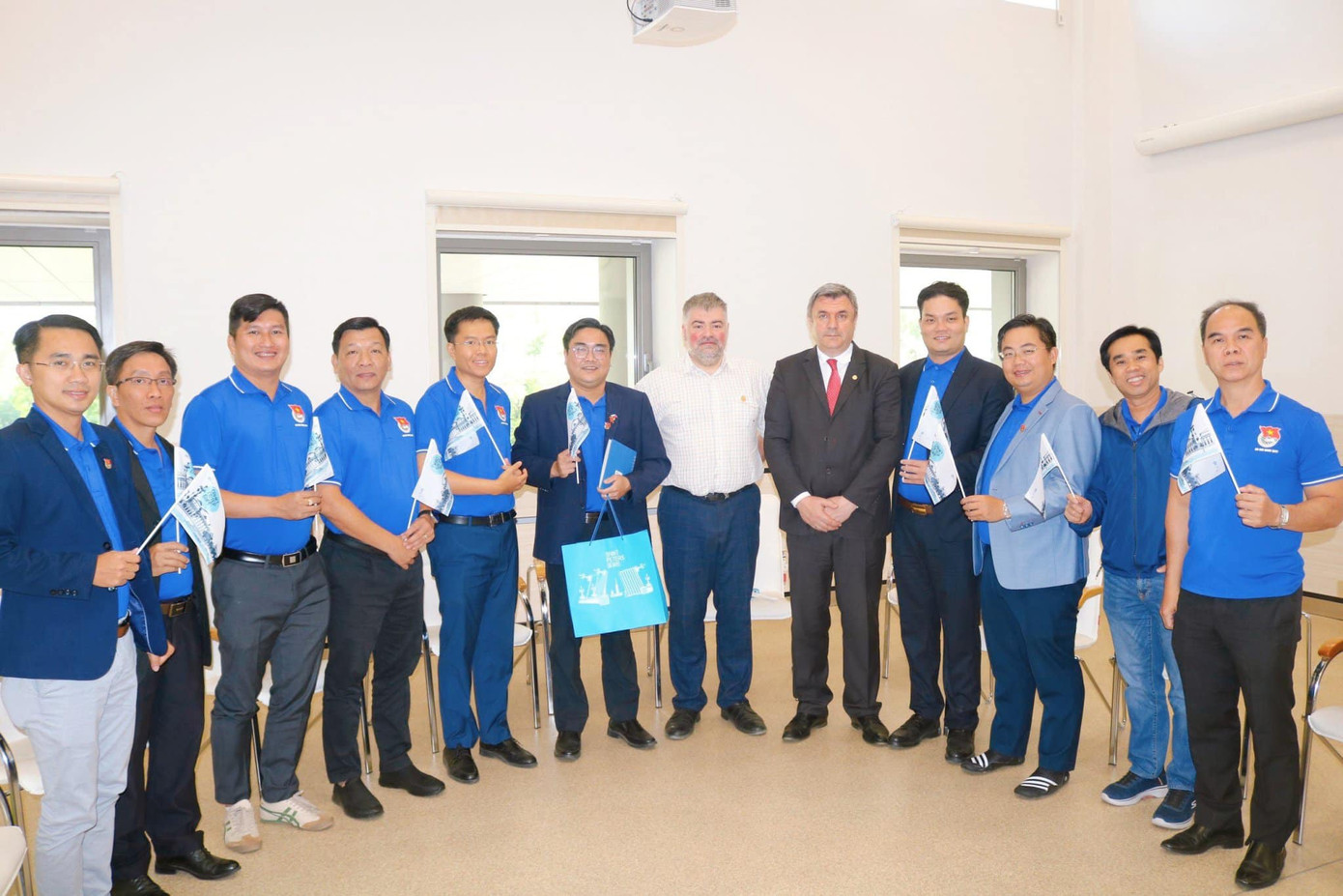 Hình ảnh hoạt động của đại biểu Thành Đoàn TPHCM trong chuyến đi đến thành phố Xanh Pê-téc-bua, Liên bang Nga. Ảnh: Fanpage Thành Đoàn TPHCM