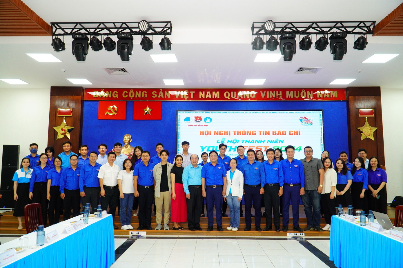 Phóng viên, ban thường vụ Thành đoàn, ban tổ chức Lễ hội Thanh niên TP.HCM tại buổi họp báo sáng ngày 16/3. Phóng viên, ban thường vụ Thành đoàn, ban tổ chức Lễ hội Thanh niên TP.HCM tại buổi họp báo sáng ngày 16/3.