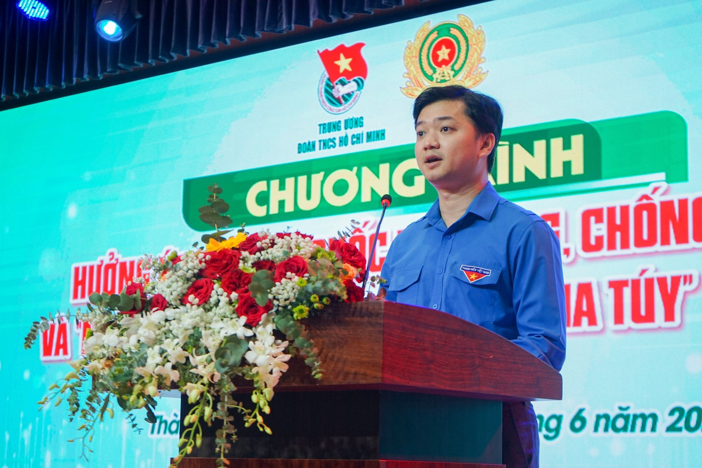 Bí thư Triết nhấn mạnh công cuộc phòng chống ma túy là công việc phải làm thường xuyên, không ngừng nghỉ. Bí thư Triết nhấn mạnh công cuộc phòng chống ma túy là công việc phải làm thường xuyên, không ngừng nghỉ.