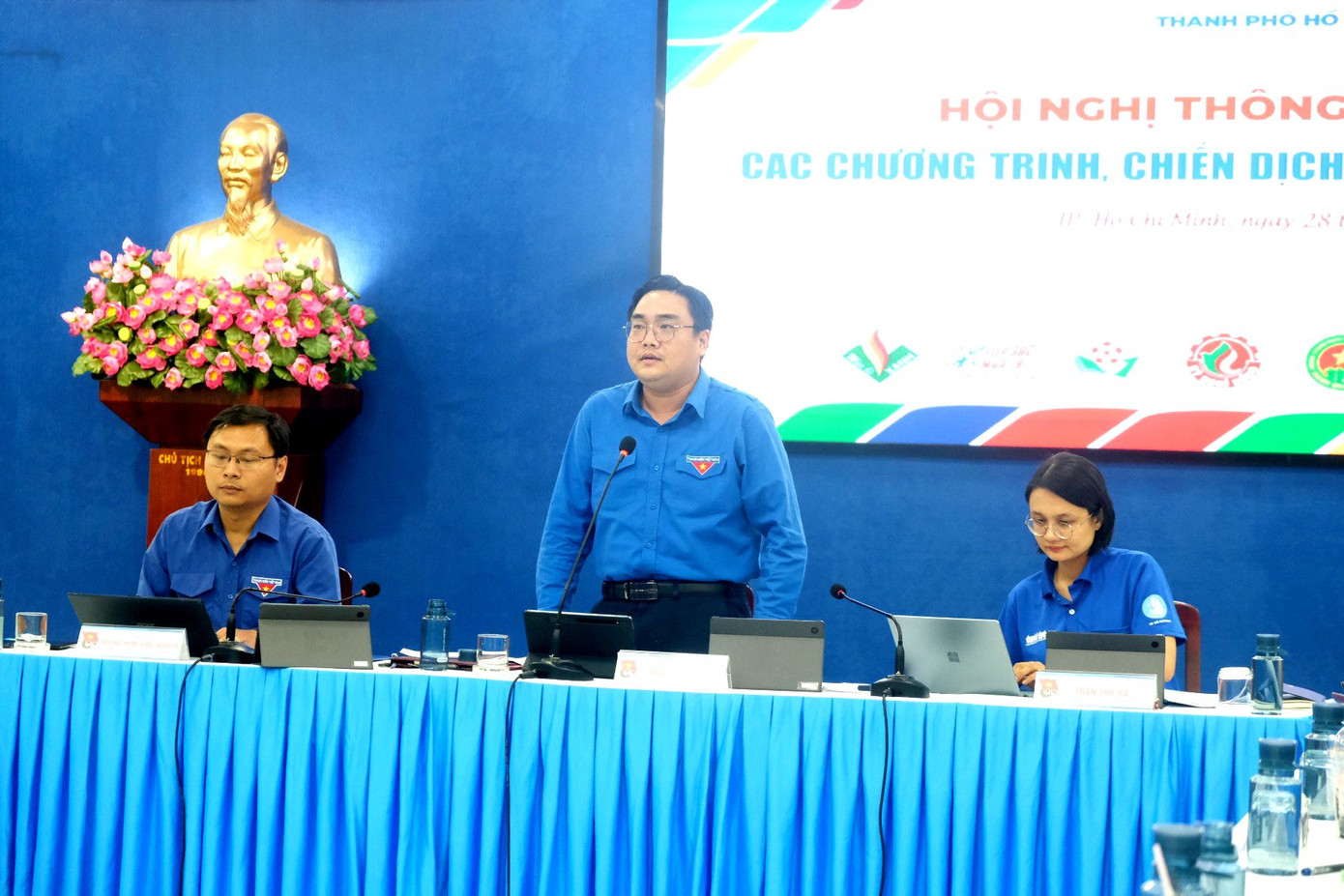 Anh Ngô Minh Hải (giữa) - Bí thư Thành Đoàn TP.HCM, chủ trì Hội nghị thông tin báo chí các chương trình, chiến dịch tình nguyện hè TPHCM năm 2024. Anh Ngô Minh Hải (giữa) - Bí thư Thành Đoàn TP.HCM, chủ trì Hội nghị thông tin báo chí các chương trình, chiến dịch tình nguyện hè TPHCM năm 2024.