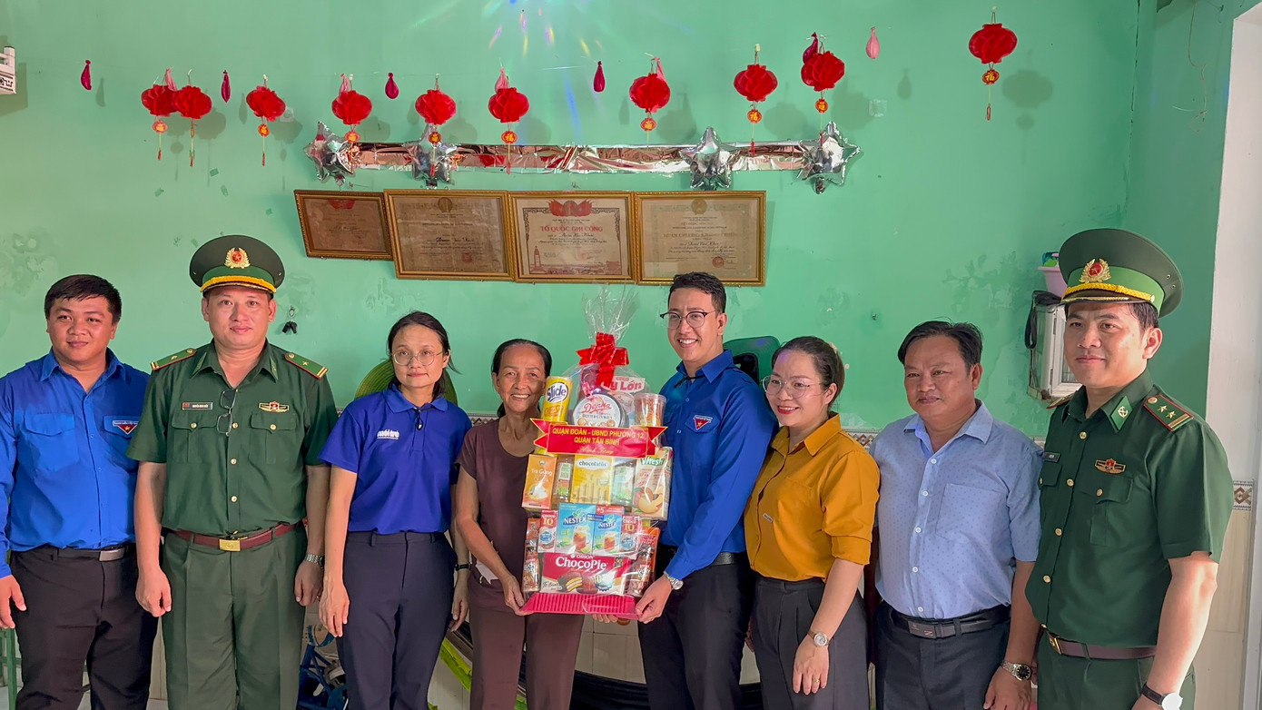 Nhiều hoạt động ý nghĩa trong ngày cao điểm tại xã đảo Thạnh An. Nhiều hoạt động ý nghĩa trong ngày cao điểm tại xã đảo Thạnh An.