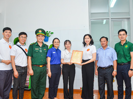 Nhiều hoạt động ý nghĩa trong ngày cao điểm tại xã đảo Thạnh An. Nhiều hoạt động ý nghĩa trong ngày cao điểm tại xã đảo Thạnh An.