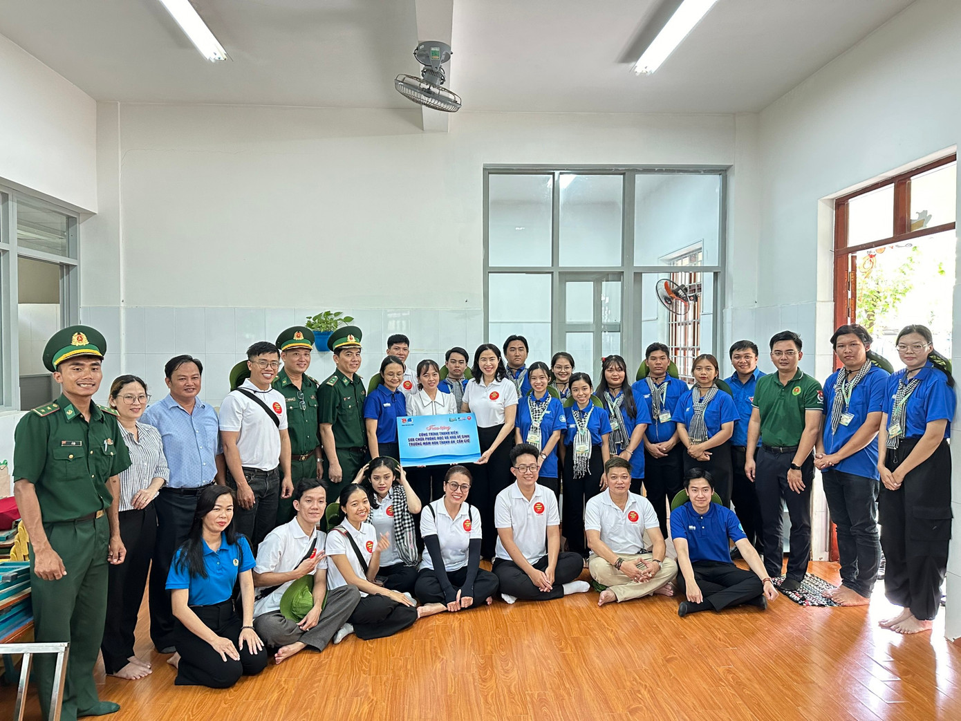 Nhiều hoạt động ý nghĩa trong ngày cao điểm tại xã đảo Thạnh An. Nhiều hoạt động ý nghĩa trong ngày cao điểm tại xã đảo Thạnh An.