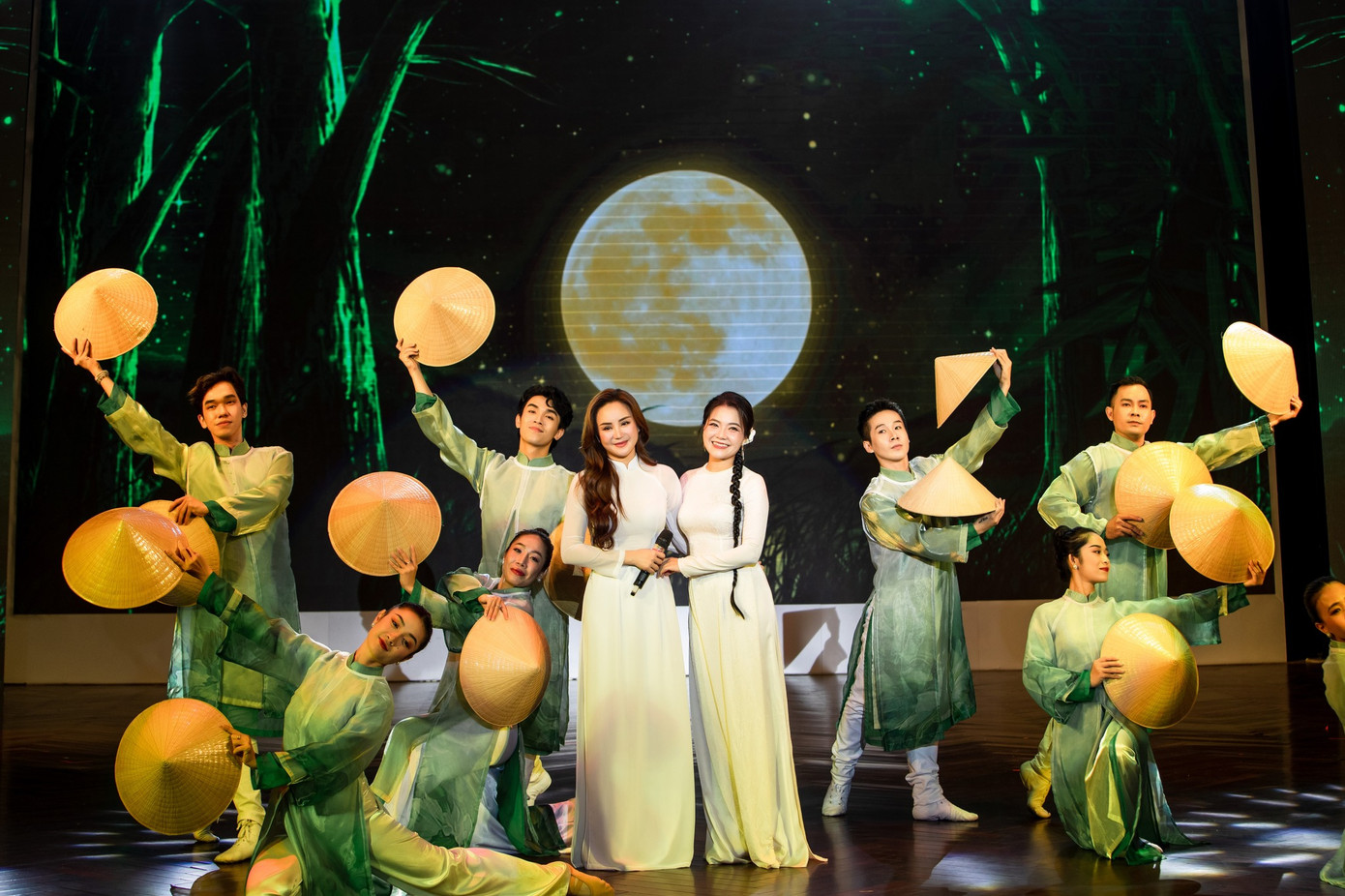 Chương trình có sự tham gia của nhiều nghệ sĩ nổi tiếng, quen mặt với giới trẻ. Ảnh: T Production Chương trình có sự tham gia của nhiều nghệ sĩ nổi tiếng, quen mặt với giới trẻ. Ảnh: T Production