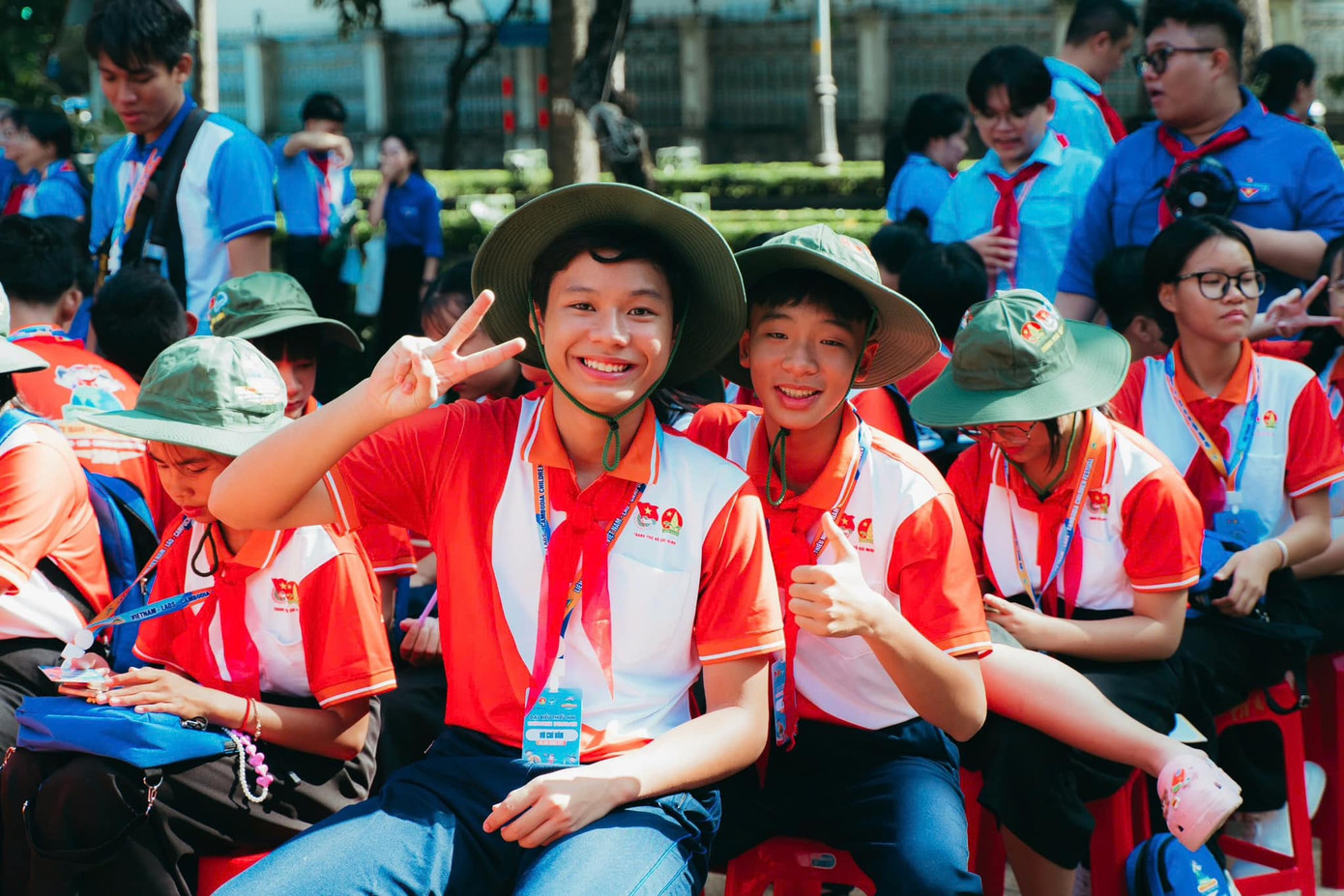Những nụ cười, ánh mắt rạng rỡ cùng những tiết mục văn nghệ đa màu sắc văn hóa trong ngày khai mạc Liên hoan thiếu nhi Việt Nam - Lào - Campuchia.