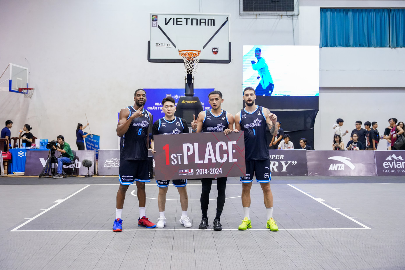 Chặng 2 đánh dấu sự thống trị của đại diện đến từ Thượng Hải. Chặng 2 đánh dấu sự thống trị của đại diện đến từ Thượng Hải.