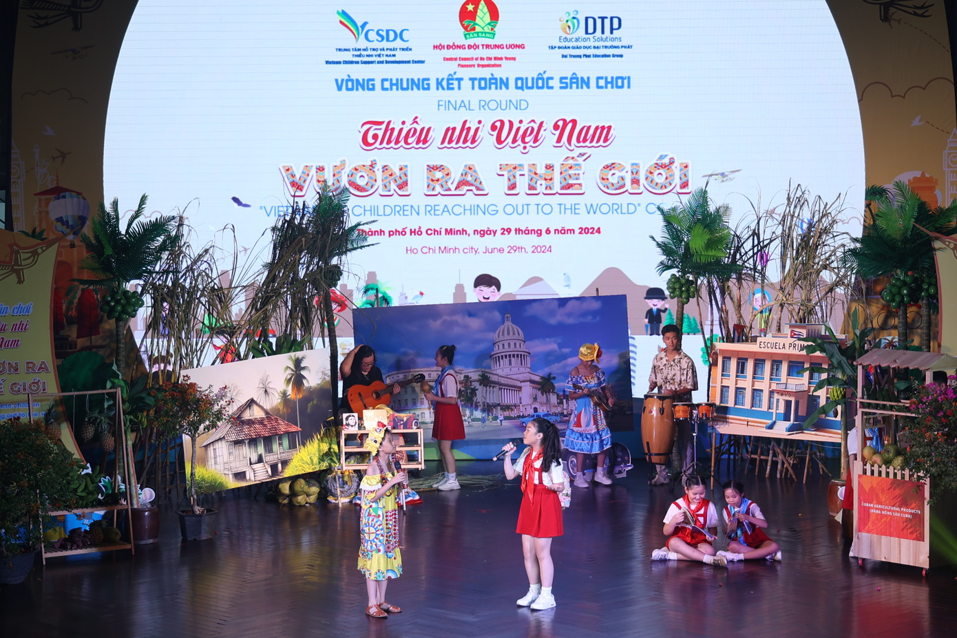 Các em học sinh đã mang đến những phần thi ngộ nghĩnh và đầy màu sắc.