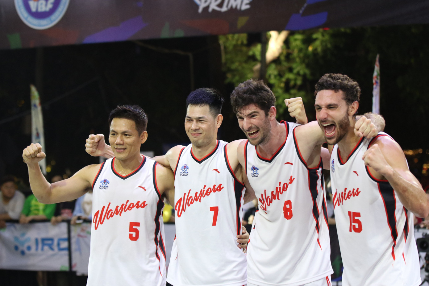 Năm ngoái, Thang Long Warriors với bộ đôi đến từ Tây Ban Nha đã mang đến một thứ bóng rổ đầy mê hoặc, chiếm trọn cảm tình người hâm mộ ở mỗi nơi họ đi qua. Năm ngoái, Thang Long Warriors với bộ đôi đến từ Tây Ban Nha đã mang đến một thứ bóng rổ đầy mê hoặc, chiếm trọn cảm tình người hâm mộ ở mỗi nơi họ đi qua.