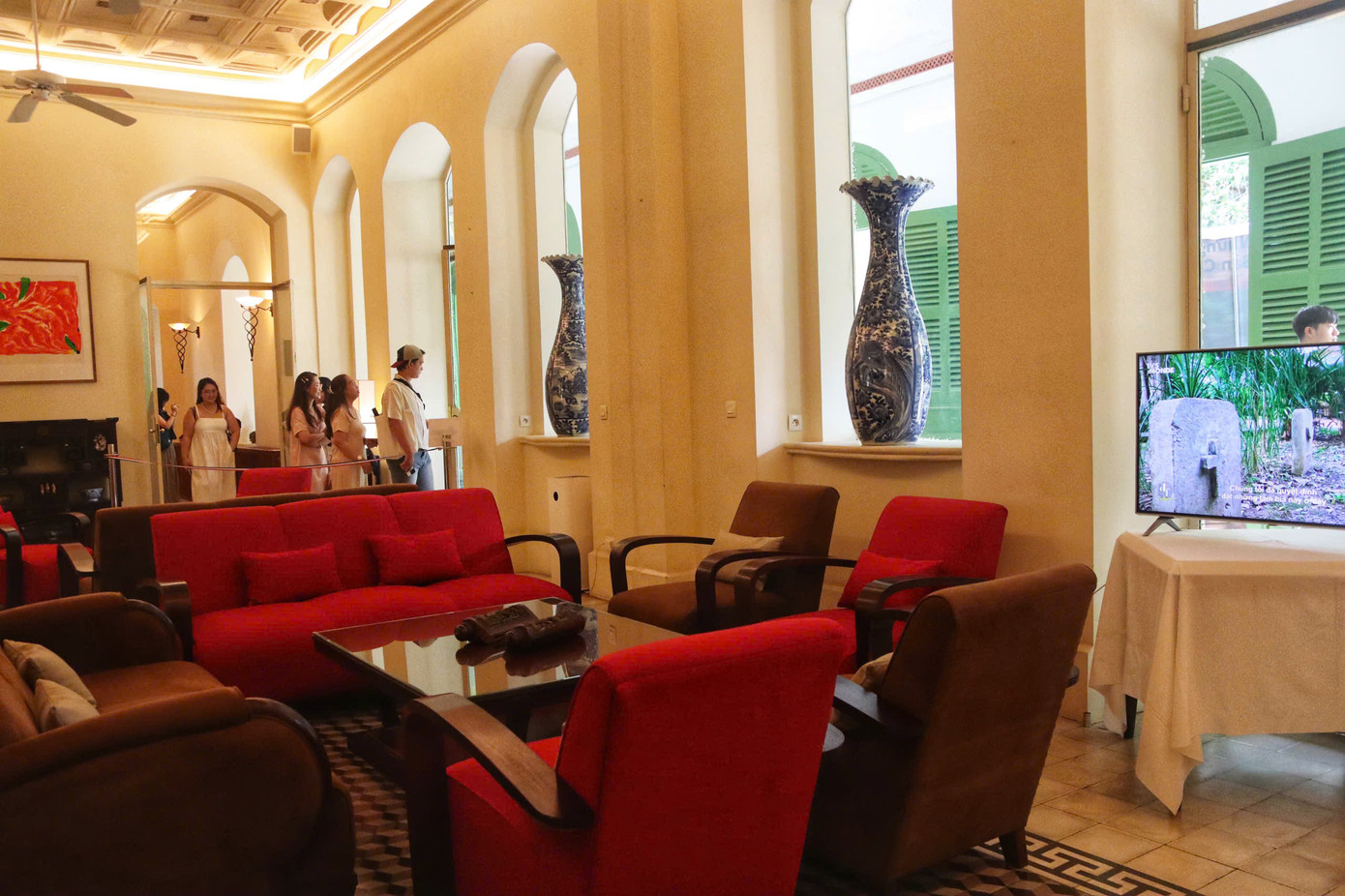 Phòng khách Dinh thự Pháp. Ảnh: Bảo Ngọc