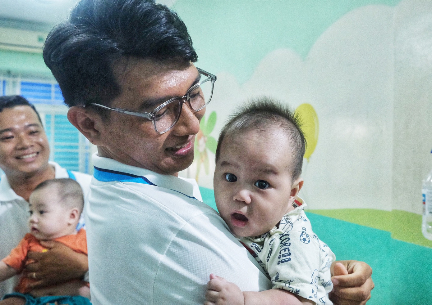 Các anh, chị báo cáo viên đã dành thời gian để tương tác, trò chuyện và chia sẻ những câu chuyện của mình với các em.