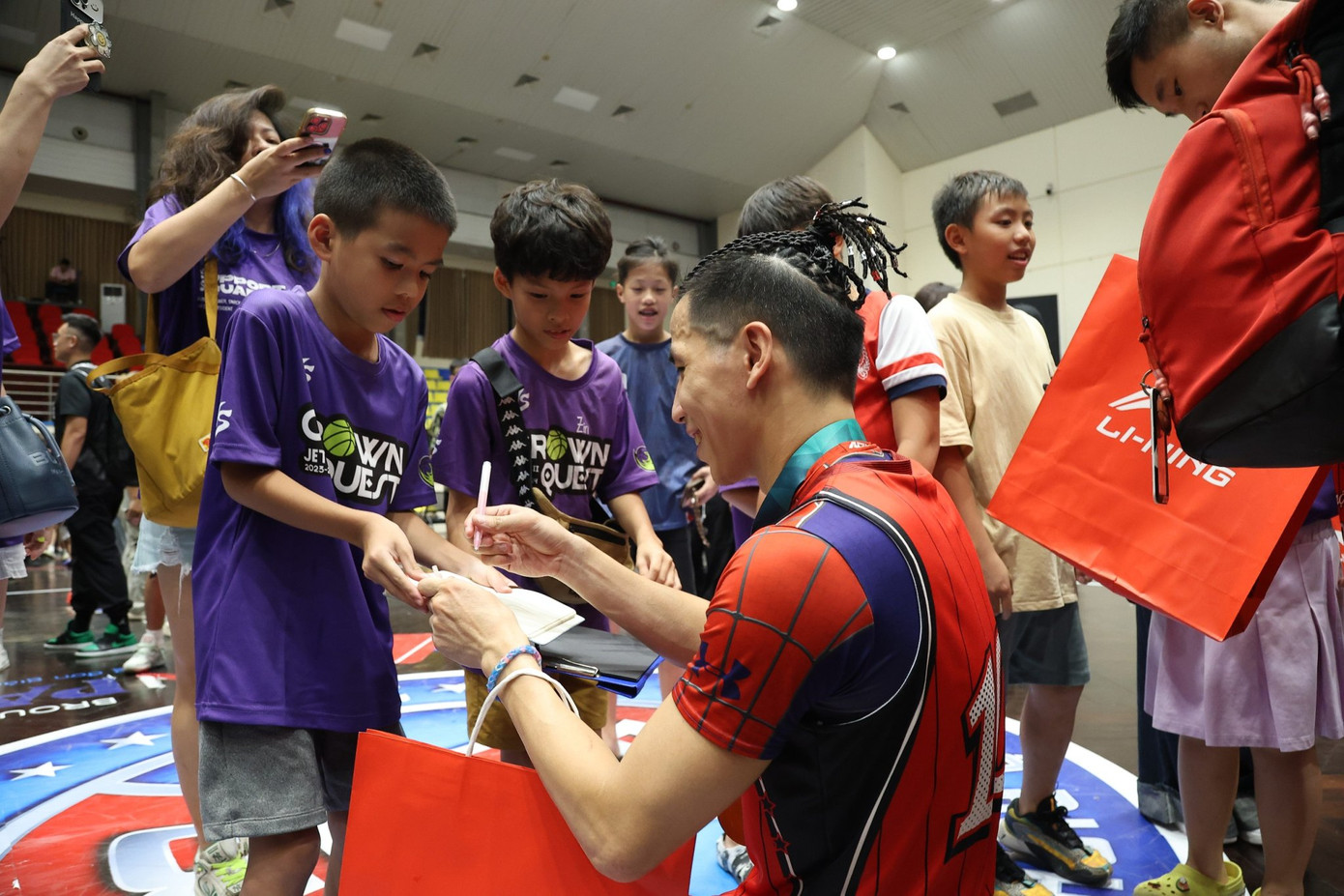 Truyền lửa cho những mầm non của bóng rổ nước nhà. Truyền lửa cho những mầm non của bóng rổ nước nhà.