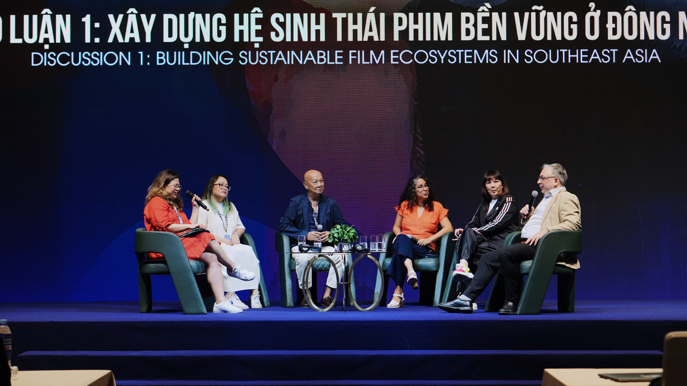 Buổi tọa đàm với sự góp mặt của các chuyên gia hàng đầu trong khu vực.