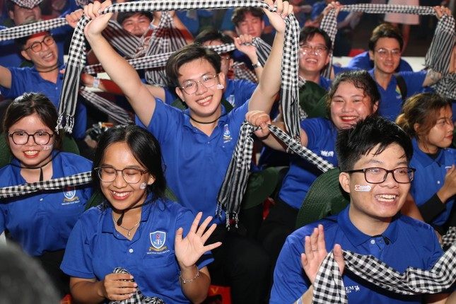 Chiến dịch tình nguyện hè tại TPHCM năm nay mang thông điệp "Kết nối tình nguyện - Lan tỏa yêu thương" Chiến dịch tình nguyện hè tại TPHCM năm nay mang thông điệp "Kết nối tình nguyện - Lan tỏa yêu thương"