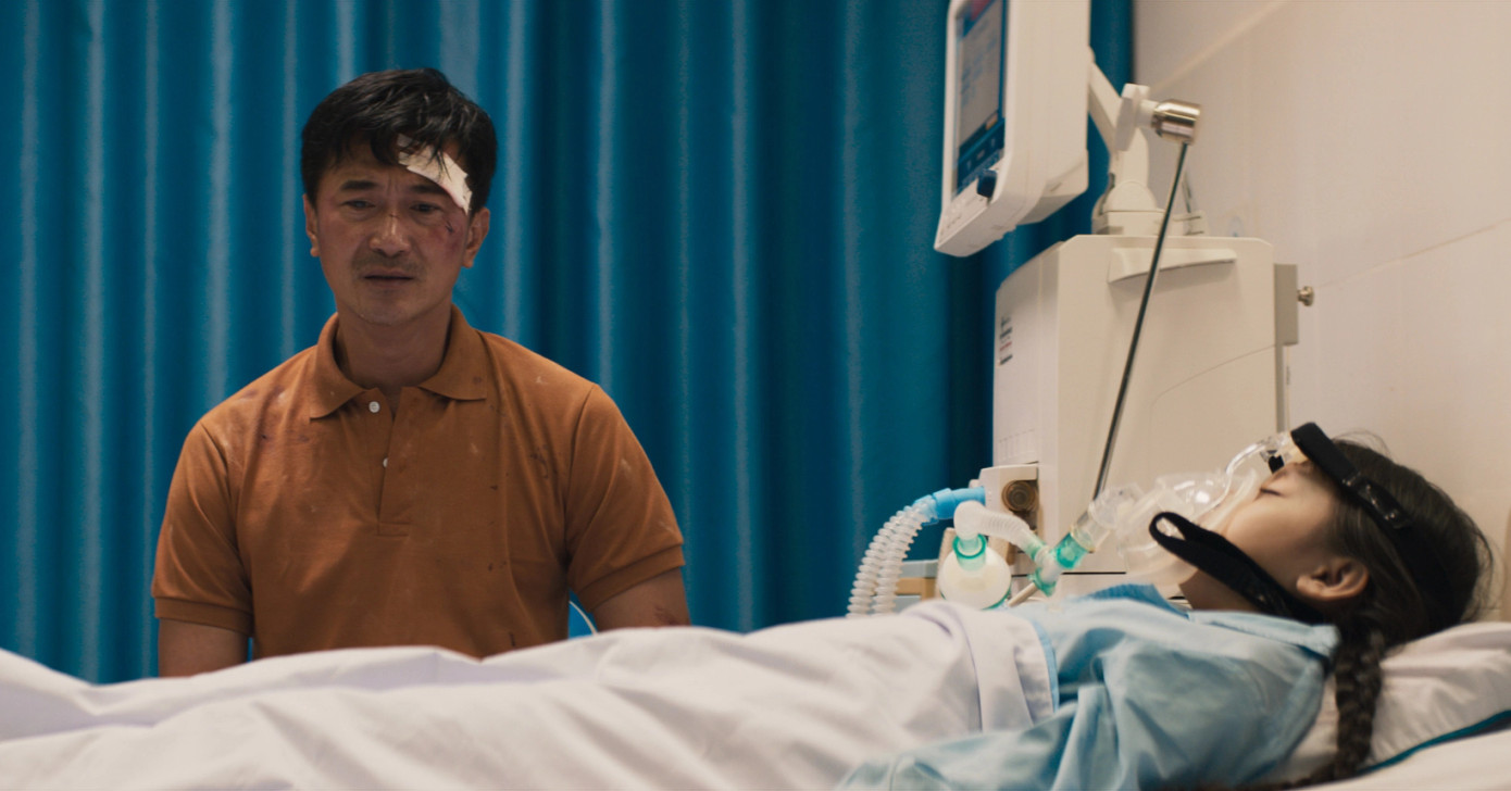 Diễn viên Quốc Cường đã thể hiện xuất sắc vai Phương, nhân vật trọng tâm của phim. Diễn viên Quốc Cường đã thể hiện xuất sắc vai Phương, nhân vật trọng tâm của phim.