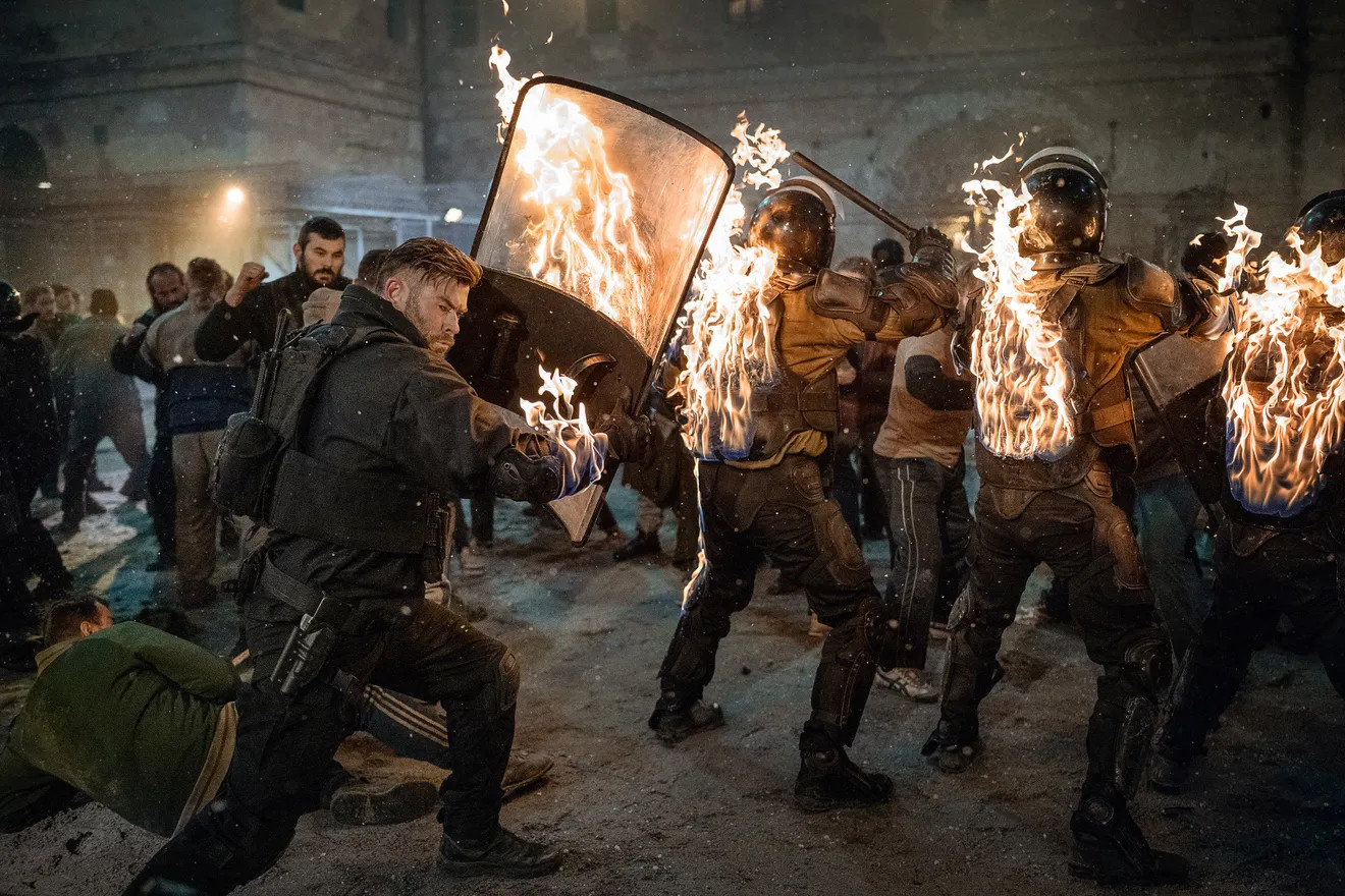 Một trải nghiệm điên rồ đối với Chris Hemsworth. Ảnh: Netflix