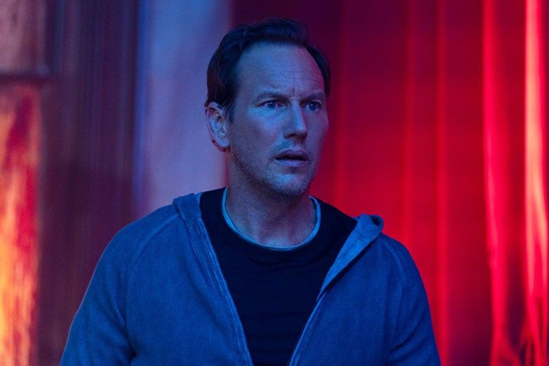 Những cảnh có trong phần 5 Quỷ quyệt: Cánh đỏ vô định. Những cảnh có trong phần 5 Quỷ quyệt: Cánh đỏ vô định.