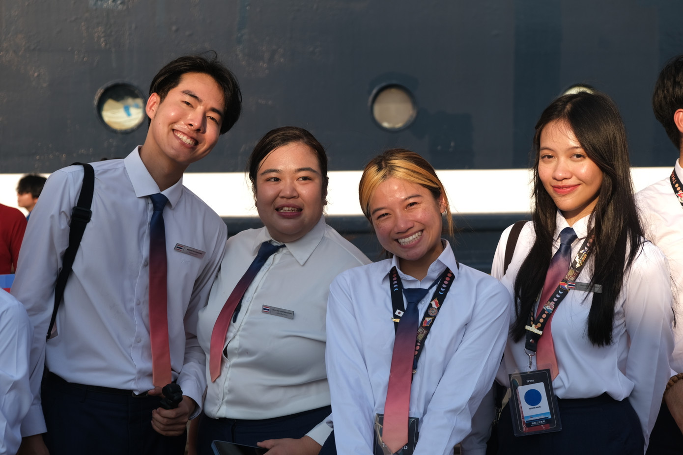 Đoàn đại biểu Thái Lan gửi lời chào tạm biệt và hẹn sẽ sớm quay trở lại vào một ngày không xa. Ảnh: Phú Quang