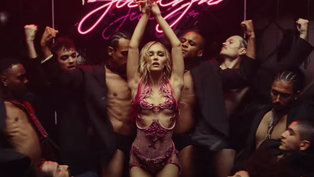 Phim bị chỉ trích vì quá nhiều chi tiết phản cảm. Ảnh: HBO