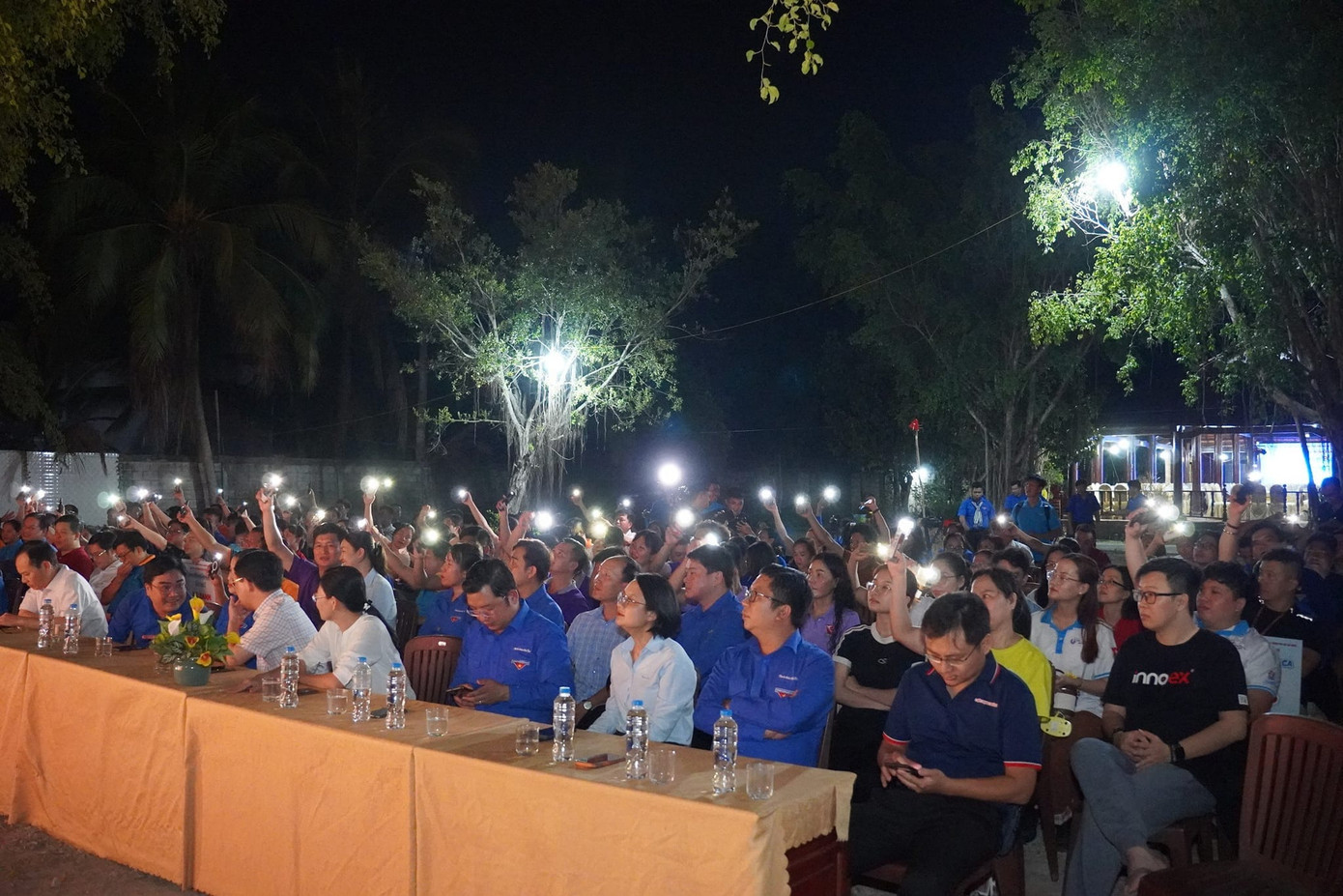Buổi giao lưu "Thành Đoàn - Bản hùng ca" và nghi thức thắp lửa truyền thống. Buổi giao lưu "Thành Đoàn - Bản hùng ca" và nghi thức thắp lửa truyền thống.