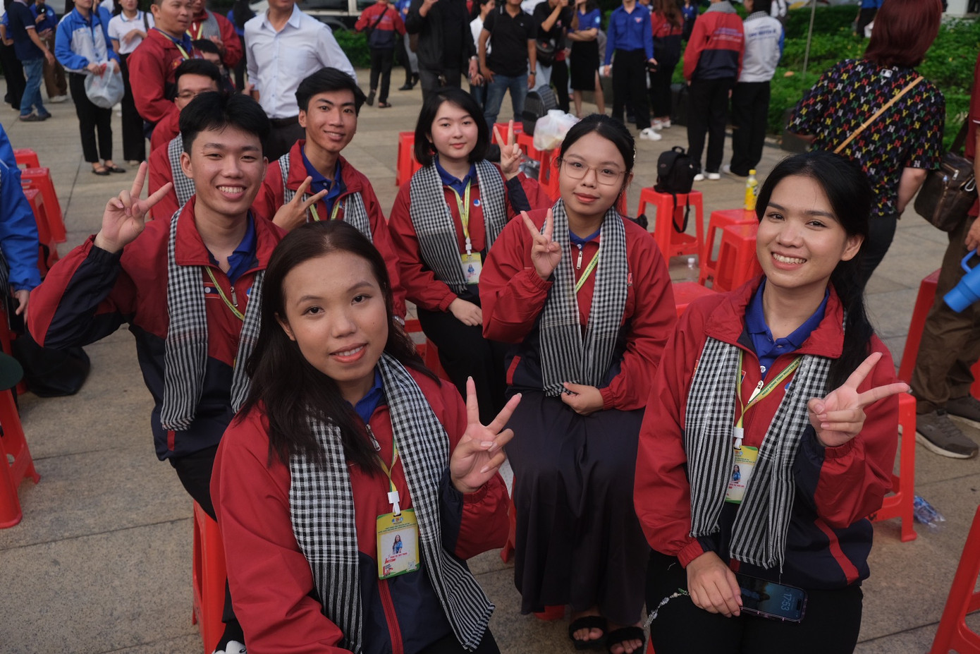 Những nụ cười rạng rỡ và niềm tin vào những điều tốt đẹp phía trước lan tỏa khắp buổi lễ xuất quân. Ảnh: Phú Quang Những nụ cười rạng rỡ và niềm tin vào những điều tốt đẹp phía trước lan tỏa khắp buổi lễ xuất quân. Ảnh: Phú Quang