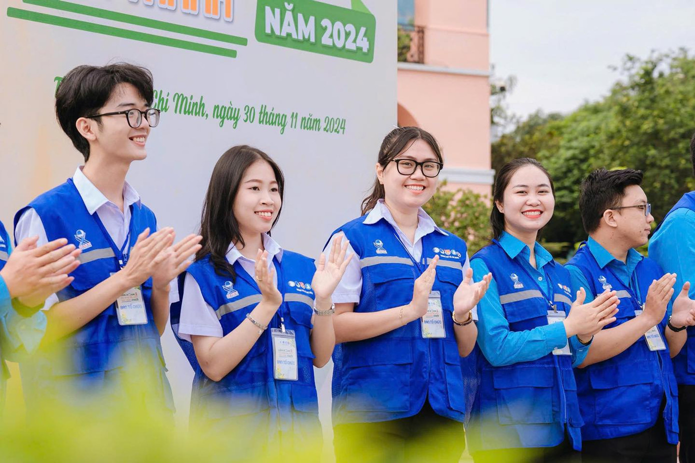 Bầu không khí sôi nổi đến từ các Câu lạc bộ, Đội, nhóm thanh niên trên địa bàn TPHCM tại buổi khai mạc Liên hoan.