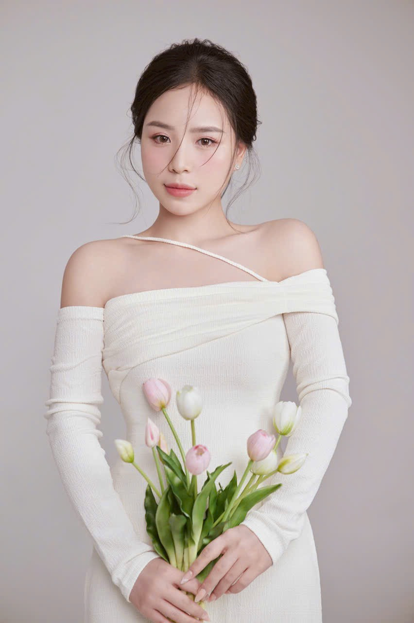 Tuyết Ánh từng ra mắt các MV như Đường tôi đi dài theo đất nước, Tiếng hát trên đỉnh Hoàng Liên, Hoa của núi, Người xây cầu vùng cao, Gieo chữ trên non, Về Lai Châu… Ảnh: NVCC. Tuyết Ánh từng ra mắt các MV như Đường tôi đi dài theo đất nước, Tiếng hát trên đỉnh Hoàng Liên, Hoa của núi, Người xây cầu vùng cao, Gieo chữ trên non, Về Lai Châu… Ảnh: NVCC.