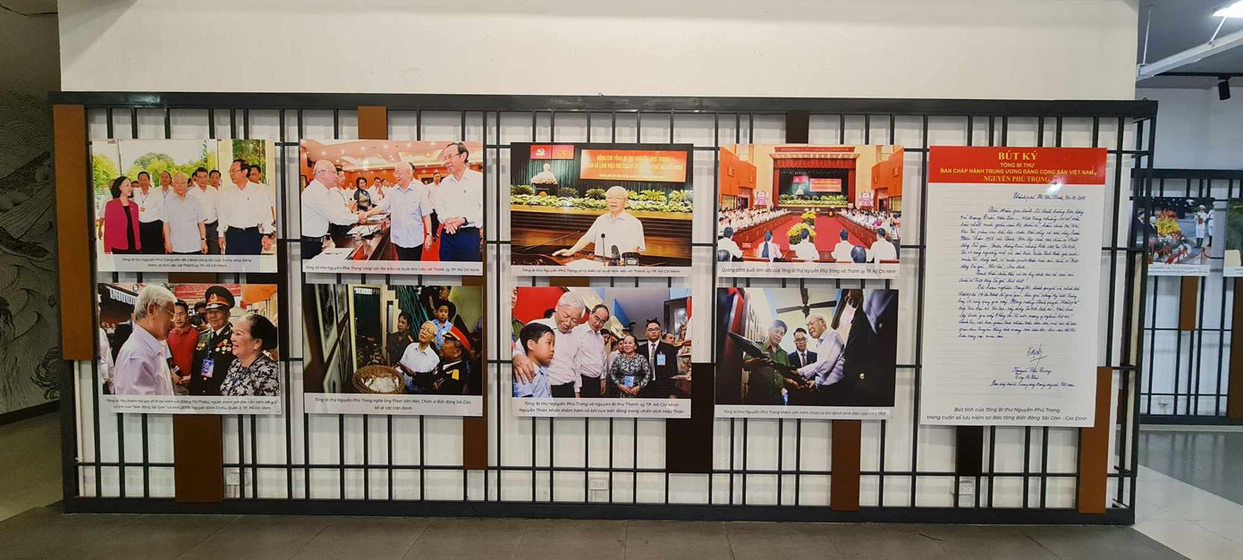 Toàn cảnh “Không gian Tổng Bí thư Nguyễn Phú Trọng sáng mãi trong lòng tuổi trẻ Thành phố Hồ Chí Minh”. Toàn cảnh “Không gian Tổng Bí thư Nguyễn Phú Trọng sáng mãi trong lòng tuổi trẻ Thành phố Hồ Chí Minh”.