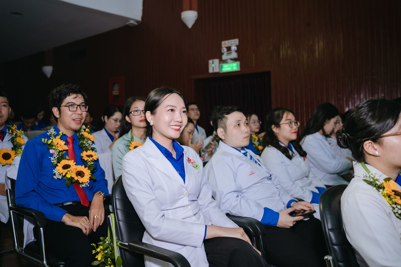 Đông đảo các y, bác sĩ trẻ tiêu biểu TPHCM có mặt tại buổi lễ tuyên dương.