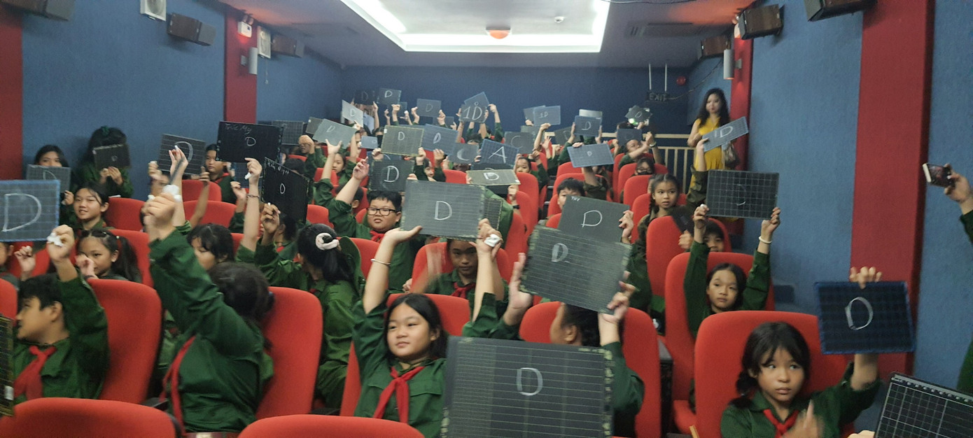 Tại ngày Hội quân, các "chiến sĩ nhỏ Điện Biên" được tham gia nhiều thử thách thú vị. Tại ngày Hội quân, các "chiến sĩ nhỏ Điện Biên" được tham gia nhiều thử thách thú vị.