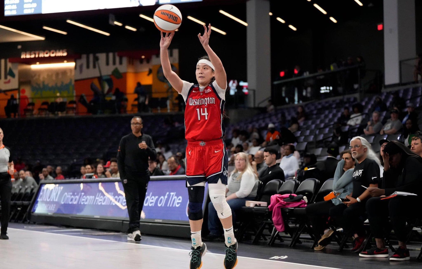 Cô gái vàng của bóng rổ Việt Nam Trương Thảo Vy đã có trận đấu ra mắt tại giải bóng rổ Nhà nghề Mỹ WNBA trong màu áo Washington Mystics. Cô gái vàng của bóng rổ Việt Nam Trương Thảo Vy đã có trận đấu ra mắt tại giải bóng rổ Nhà nghề Mỹ WNBA trong màu áo Washington Mystics.