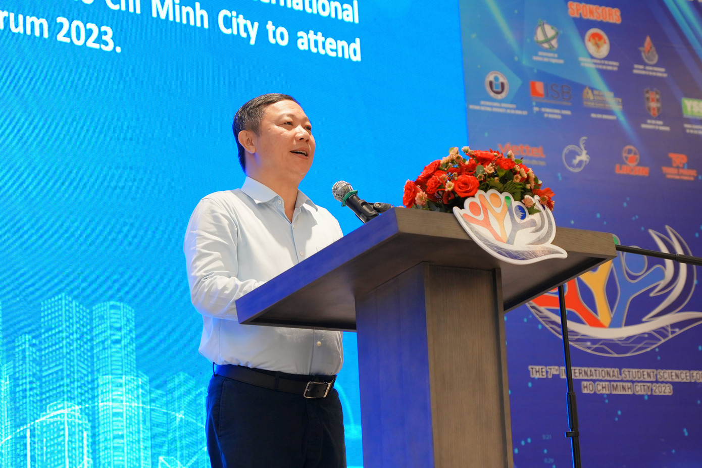 Phó Chủ tịch UBND TP. HCM Dương Anh Đức nhấn mạnh nhận thức, vai trò, vị trí của thanh niên và sinh viên trong chuyển đổi số có ý nghĩa quan trọng.