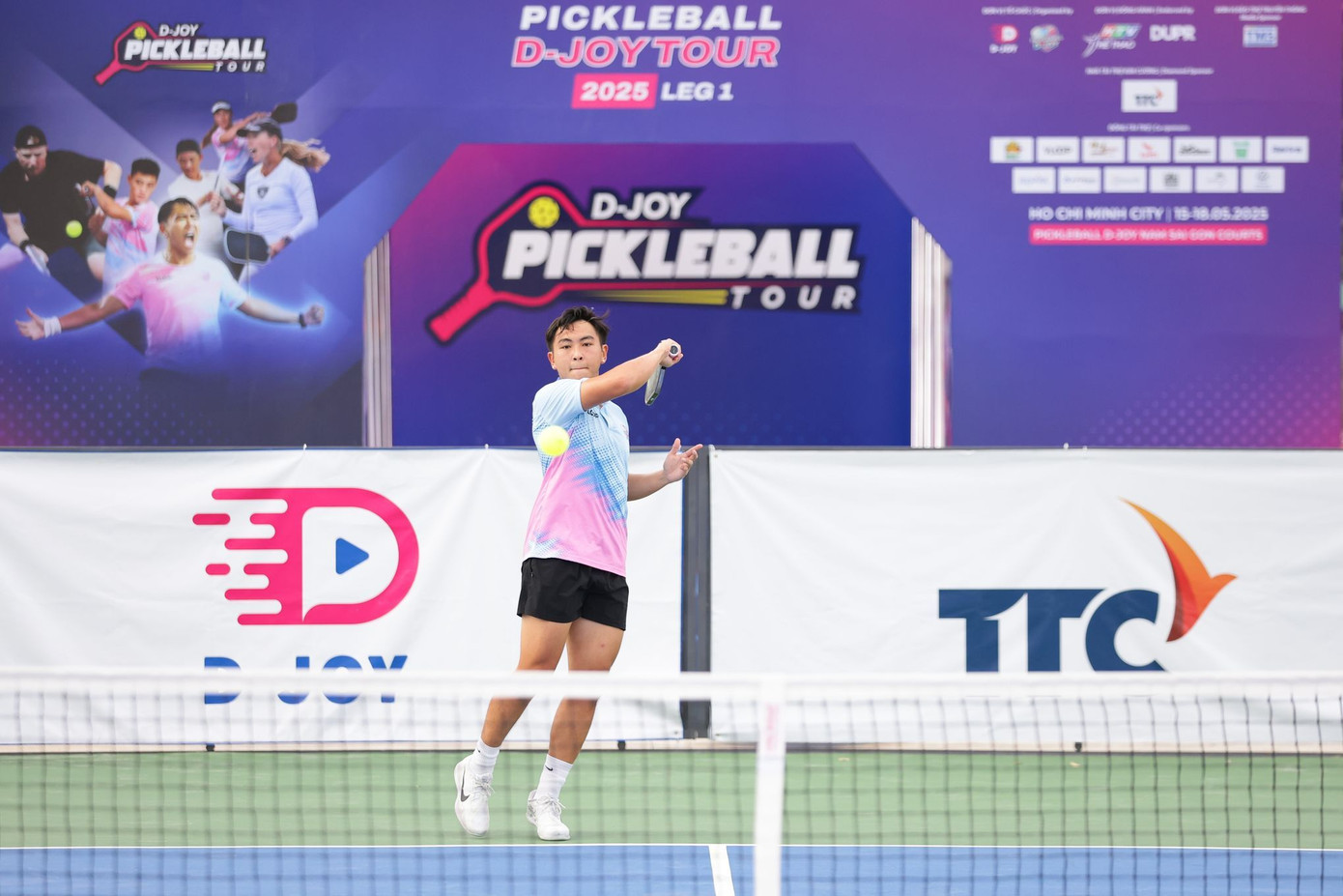 Giải đấu quy tụ những tay vợt hàng đầu của Việt Nam và thế giới. Giải đấu quy tụ những tay vợt hàng đầu của Việt Nam và thế giới.