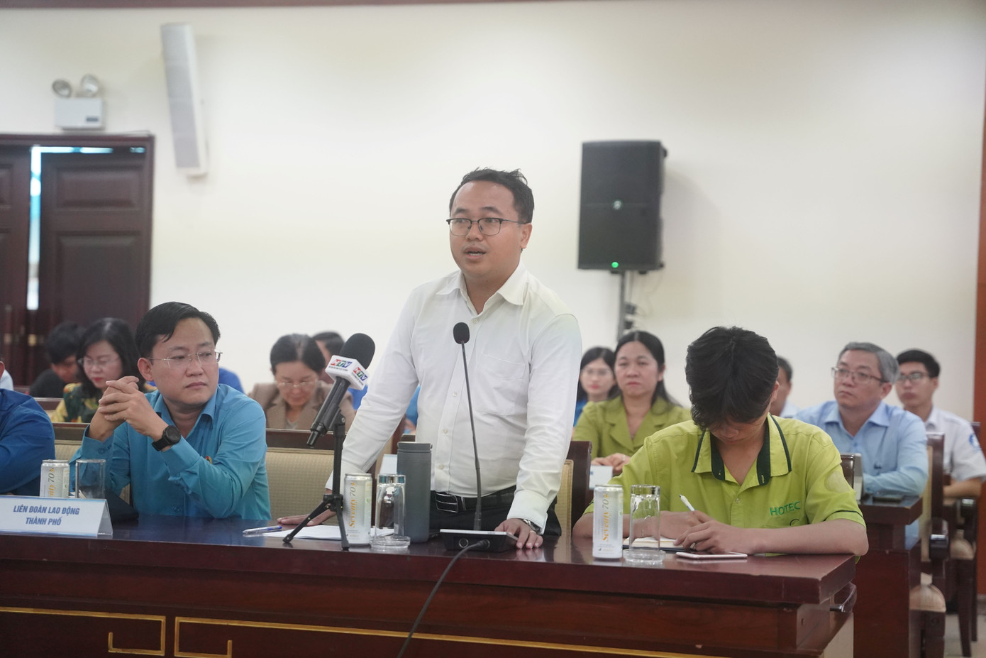 PGS.TS Lê Thanh Long - giảng viên Trường ĐH Bách Khoa, Công dân trẻ tiêu biểu TPHCM năm 2023. Ảnh: Phú Quang PGS.TS Lê Thanh Long - giảng viên Trường ĐH Bách Khoa, Công dân trẻ tiêu biểu TPHCM năm 2023. Ảnh: Phú Quang