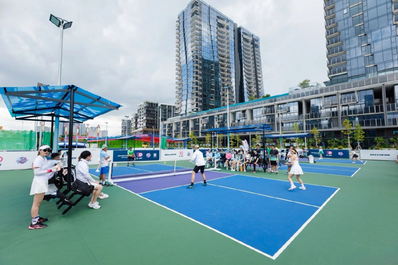 Năm 2024 được xem là cột mốc đánh dấu sự bùng nổ mạnh mẽ của pickleball trên toàn thế giới và Việt Nam cũng không phải là ngoại lệ. Năm 2024 được xem là cột mốc đánh dấu sự bùng nổ mạnh mẽ của pickleball trên toàn thế giới và Việt Nam cũng không phải là ngoại lệ.