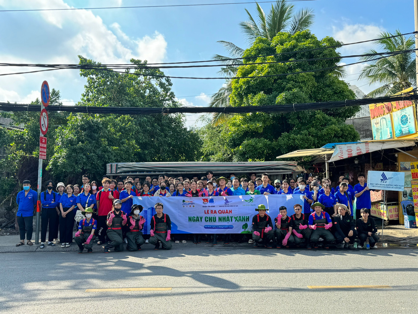 Lễ ra quân Ngày Chủ nhật xanh của Quận Đoàn Tân Bình và Đoàn thanh niên Học viện Hàng không Việt Nam. Lễ ra quân Ngày Chủ nhật xanh của Quận Đoàn Tân Bình và Đoàn thanh niên Học viện Hàng không Việt Nam.