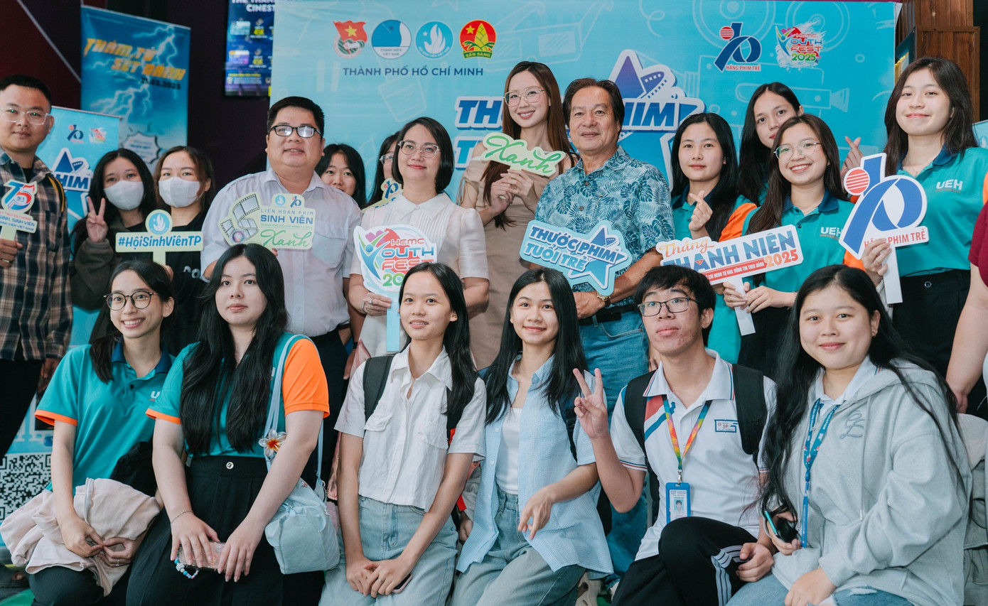 Hoa hậu Liên lục địa 2022 Lê Nguyễn Bảo Ngọc đồng hành với những nhà làm phim trẻ tại Liên hoan phim sinh viên TPHCM.