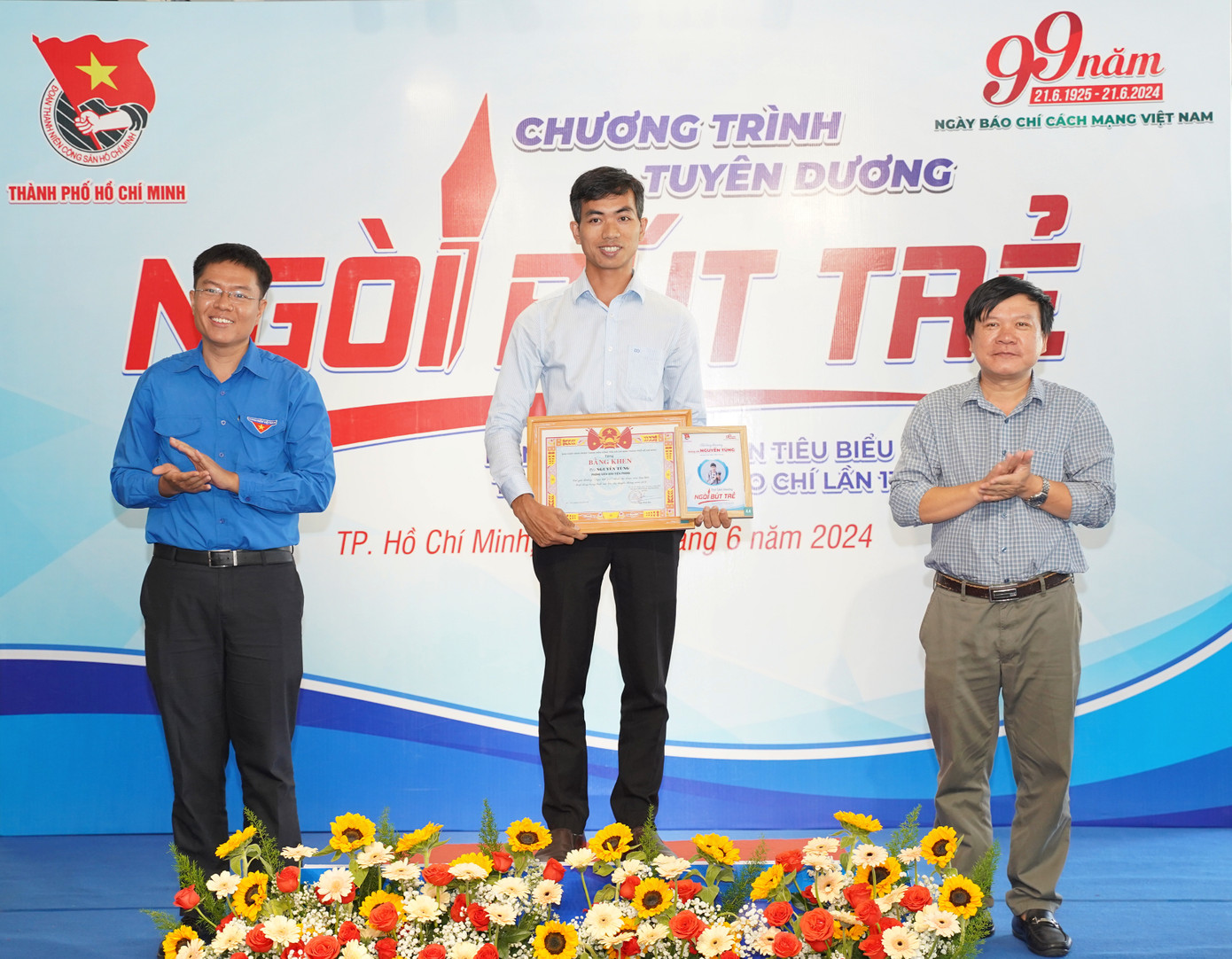 Phóng viên Nguyễn Tùng của Báo Tiền Phong là một trong số 28 gương mặt được trao giải Ngòi bút trẻ năm 2024. Ảnh: Văn Thuận