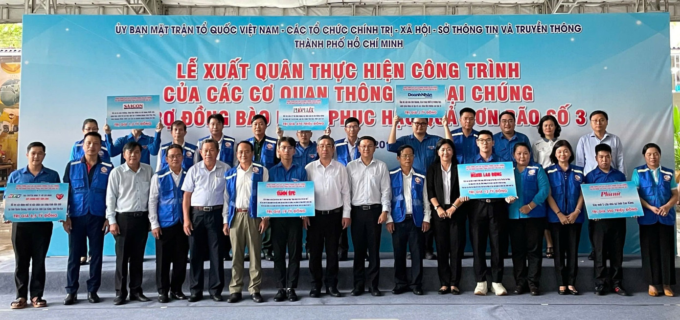 Những khoản vận động của các cơ quan báo chí được kì vọng trở thành nguồn động lực cho các địa phương bị tàn phá bởi thiên tai sớm khắc phục hậu quả, nhân dân sớm ổn định cuộc sống. Ảnh: B.A