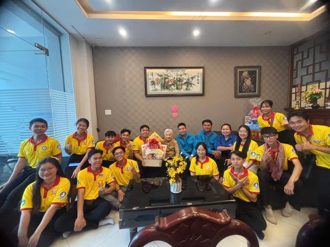 Các hoạt động thiết thực của các chiến sĩ xuân tình nguyện Thành phố. Các hoạt động thiết thực của các chiến sĩ xuân tình nguyện Thành phố.