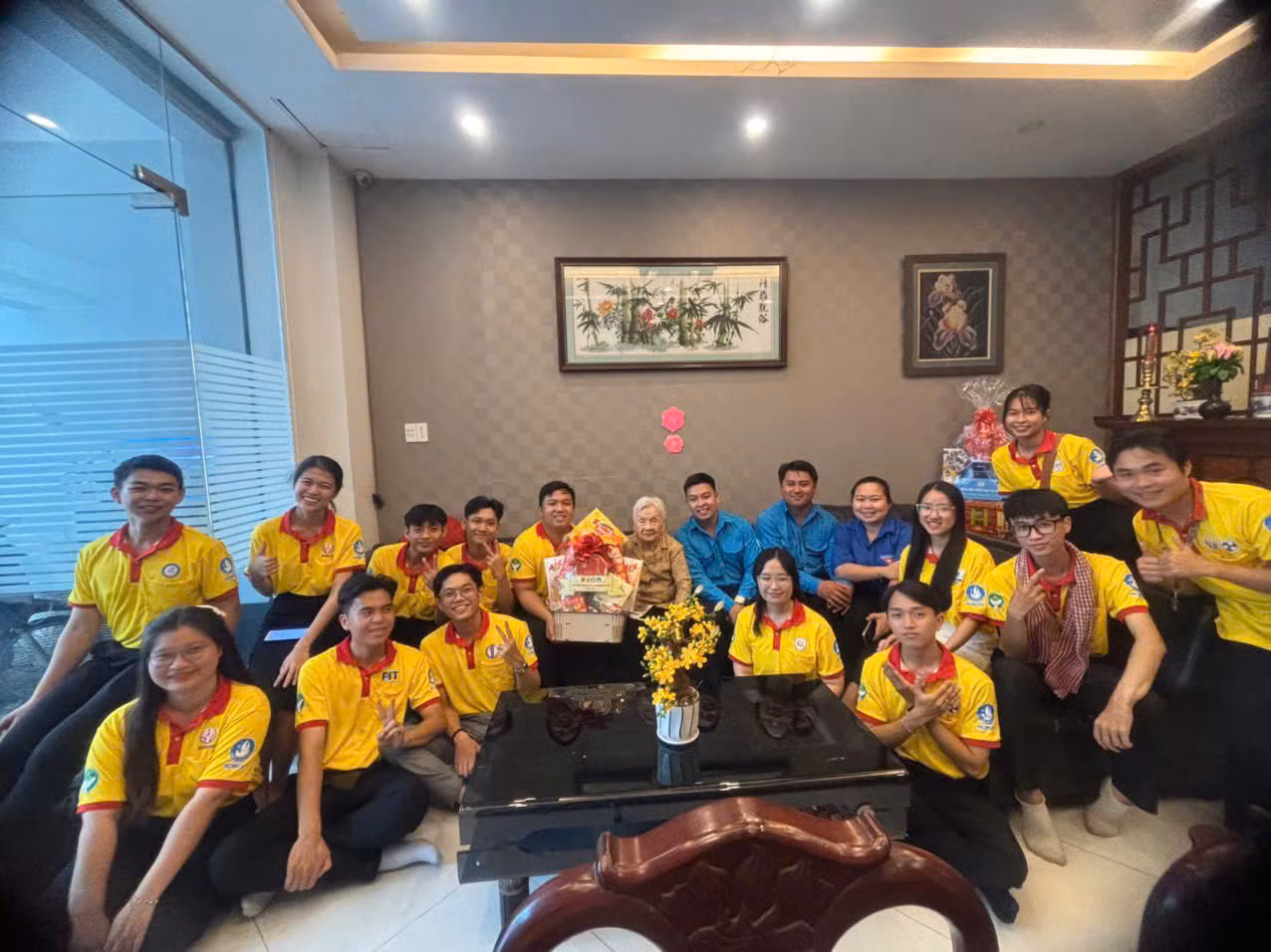 Các hoạt động thiết thực của các chiến sĩ xuân tình nguyện Thành phố.