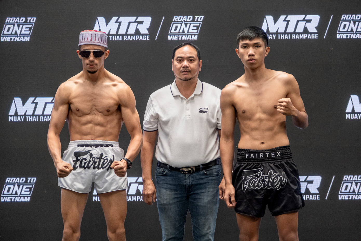 Võ sĩ Nguyễn Hào Hiệp sẽ phải đối mặt với võ sĩ có biệt danh "Sư tử đỏ" đến từ Ma-rốc. Võ sĩ Nguyễn Hào Hiệp sẽ phải đối mặt với võ sĩ có biệt danh "Sư tử đỏ" đến từ Ma-rốc.