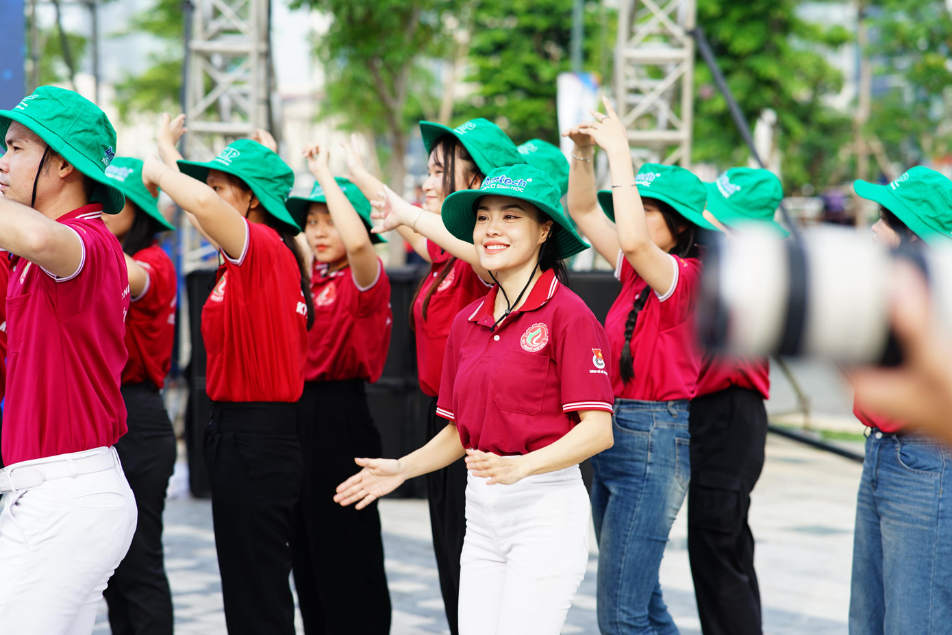 Những gương mặt rạng rỡ của đoàn viên thanh niên TPHCM trong ngày ra quân tình nguyện hè 2024. Những gương mặt rạng rỡ của đoàn viên thanh niên TPHCM trong ngày ra quân tình nguyện hè 2024.