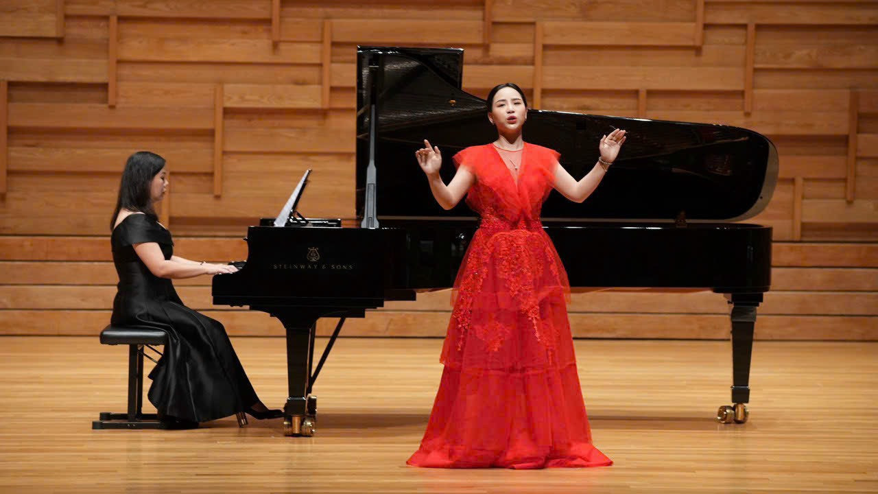 Để gặt hái được thành tích xuất sắc tại cuộc thi có nhiều đối thủ mạnh, Tuyết Ánh đã trải qua quãng thời gian luyện tập gian nan. Ảnh: NVCC Để gặt hái được thành tích xuất sắc tại cuộc thi có nhiều đối thủ mạnh, Tuyết Ánh đã trải qua quãng thời gian luyện tập gian nan. Ảnh: NVCC