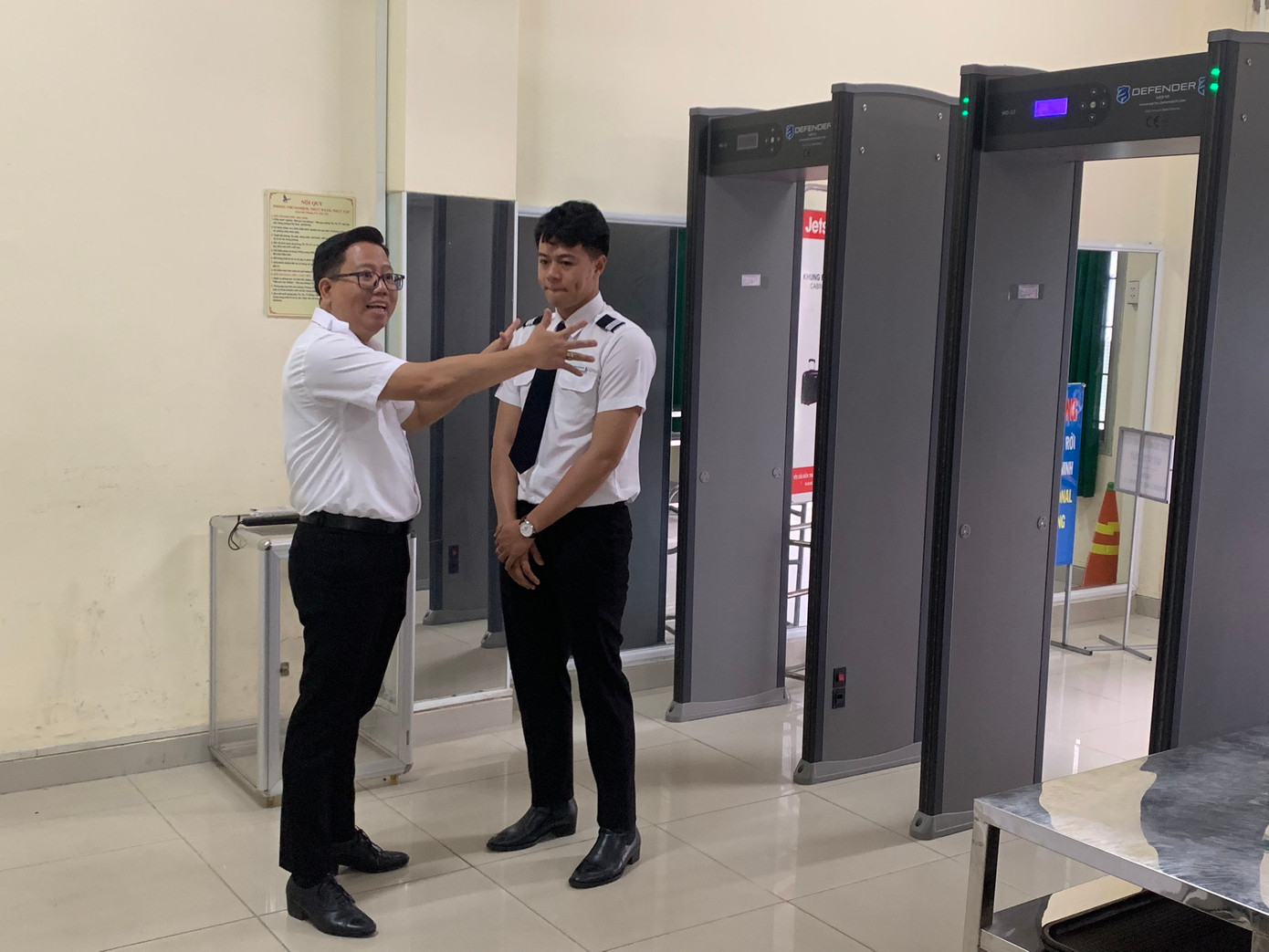 Hoạt động trải nghiệm Phòng thực hành kiểm soát an ninh Hàng không